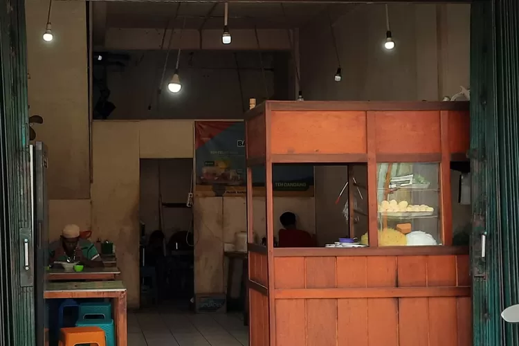 Mie Ayam Pangsit Ojo Lali Blumun: Kenikmatan yang Tak Terlupakan di Jantung Cilacap